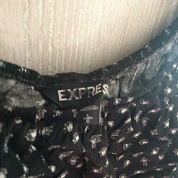 L Express Summer Crop Top - Picture 2 of 3